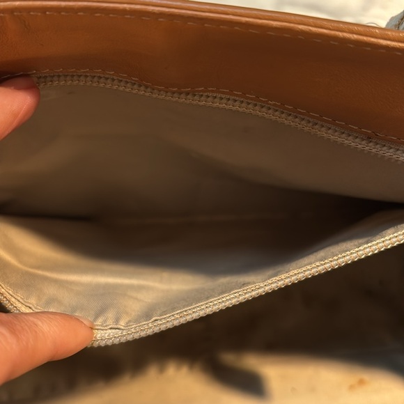 Burberry handbag - Picture 7 of 16